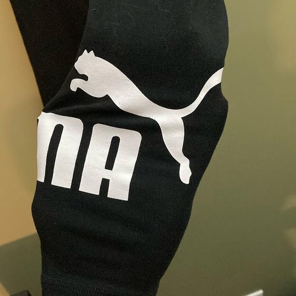 Puma Black Leggings With Puma Logo On Leg. - Picture 4 of 9